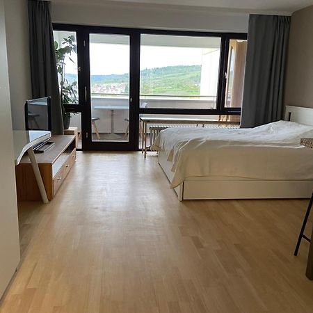 Freshly Renovated Studio Apartment - Top Location In Weinstadt Εξωτερικό φωτογραφία